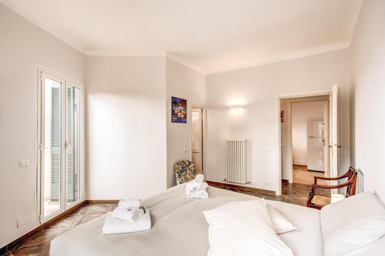 Apartmán Cavour Attic With Terrace Řím Exteriér fotografie